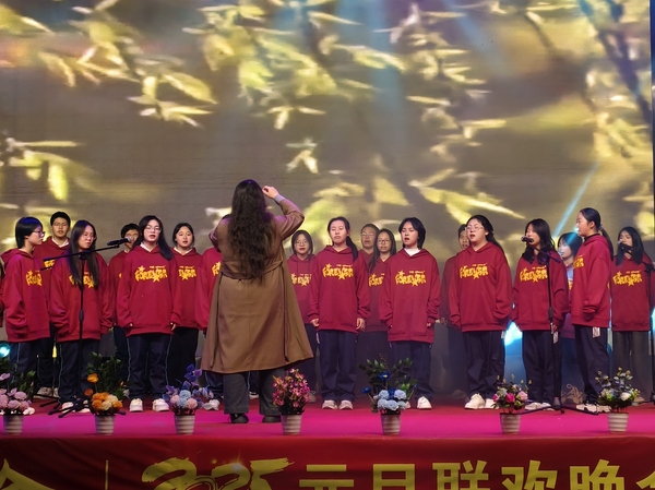 6.合唱《向云端》.jpg
